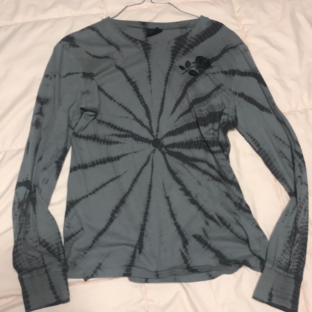 Light and dark gray tie dye long sleeve shirt